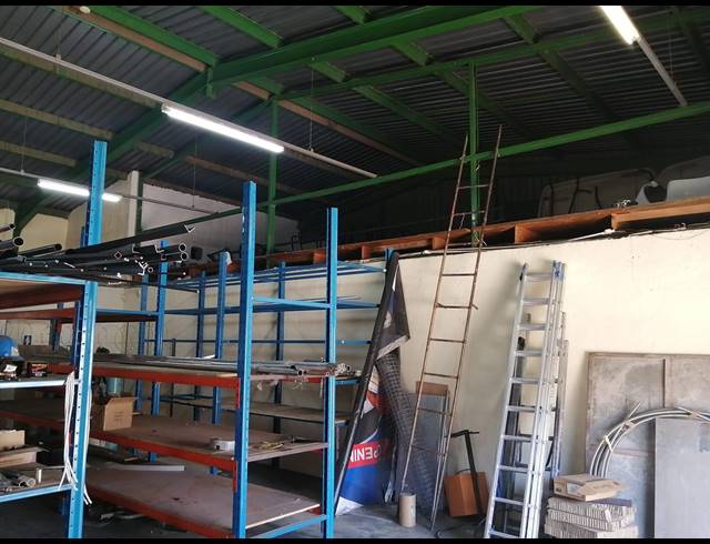 2,600M² WAREHOUSE FOR SALE IN BOLTONIA